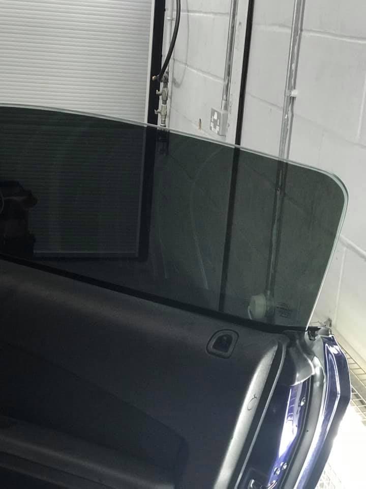 Window Tint project: sedan — door tint detail